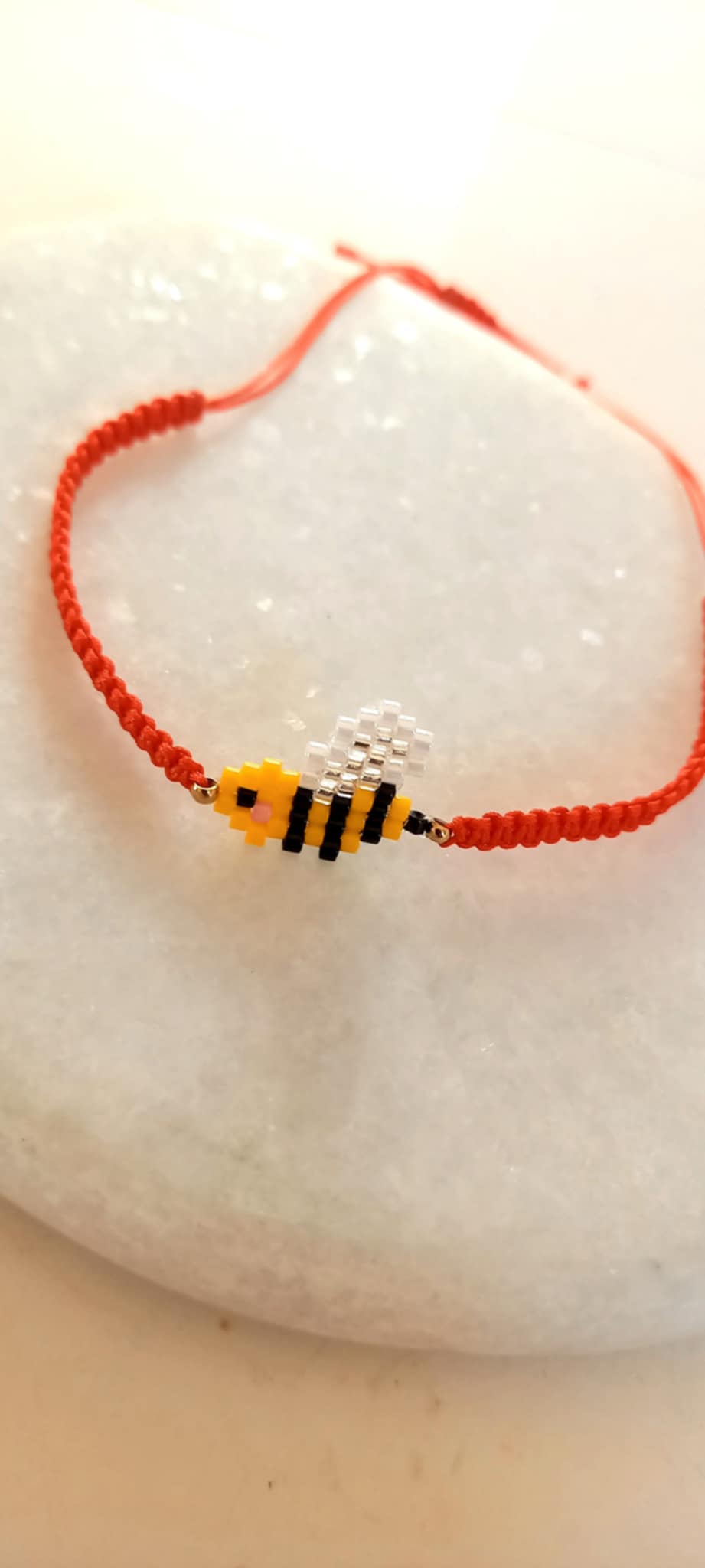 Βραχιόλι μαρτάκι με μοτίφ μελισσούλα
