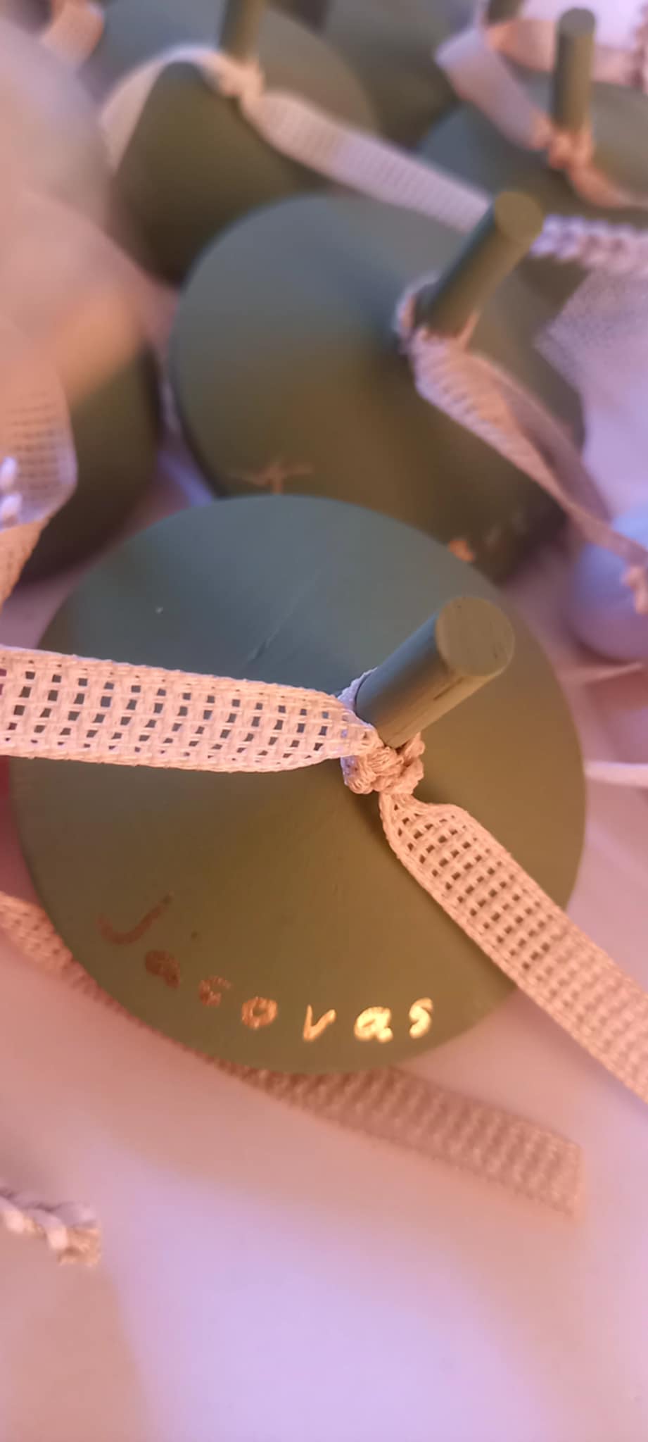 Μπομπονιέρα βάπτισης σβούρα με όνομα