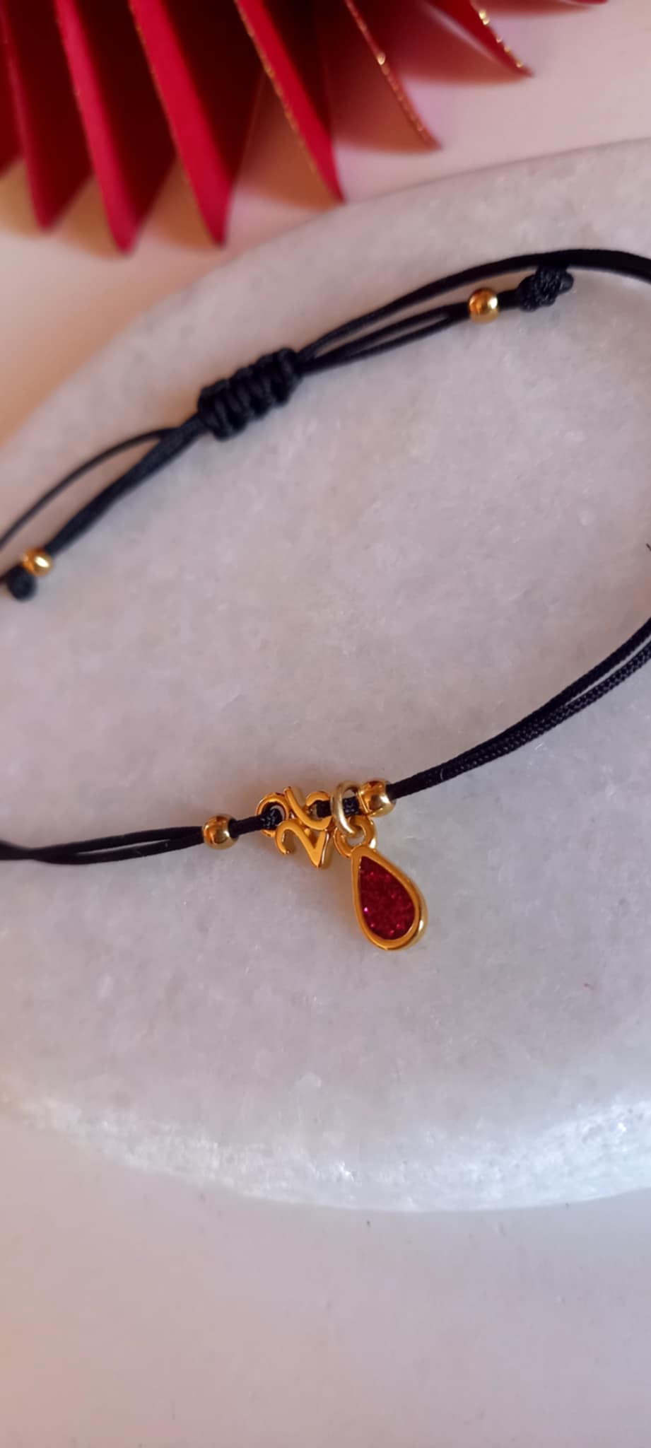 Βραχιόλι - γούρι 2026 με επιχρυσωμένα στοιχεία