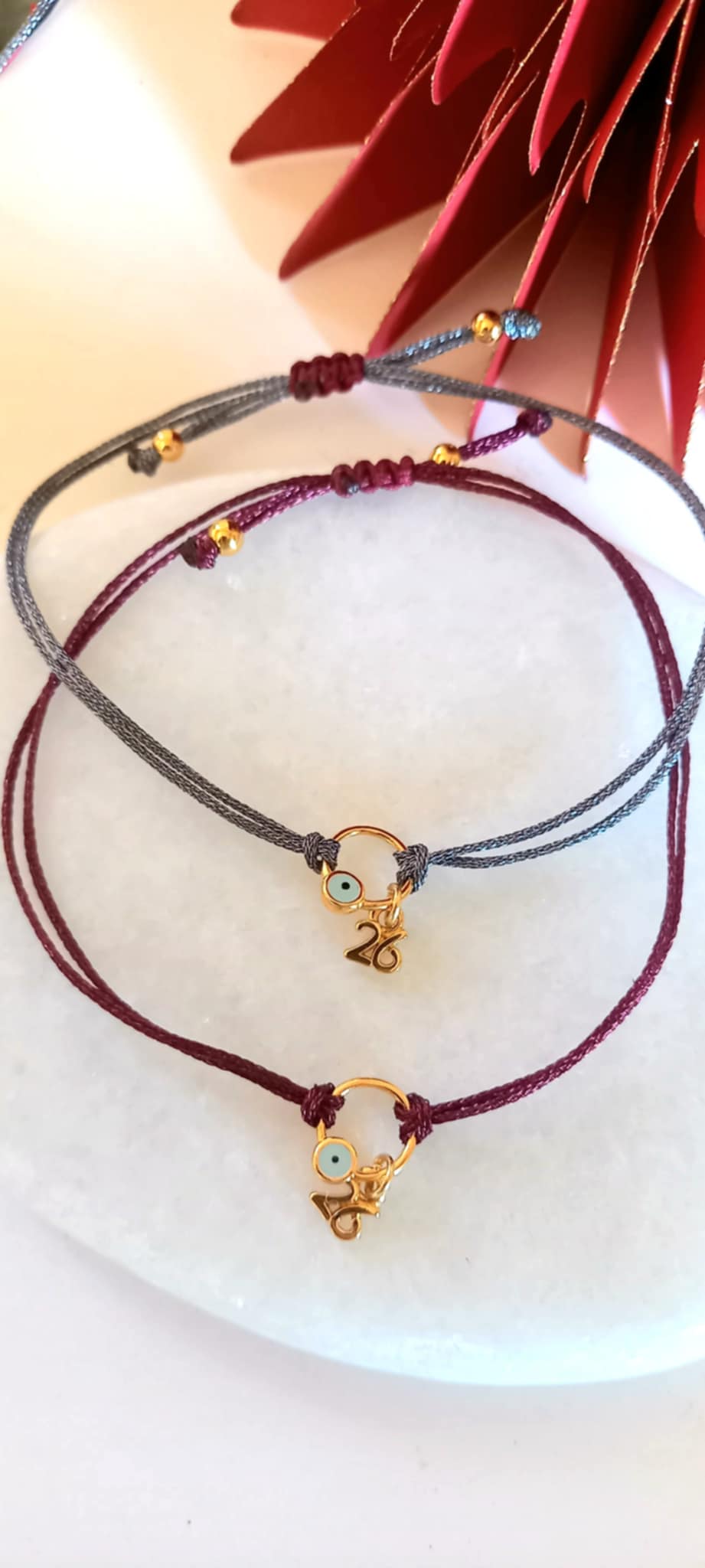 Βραχιόλι γούρι 2026 με επιχρυσωμένα στοιχεία