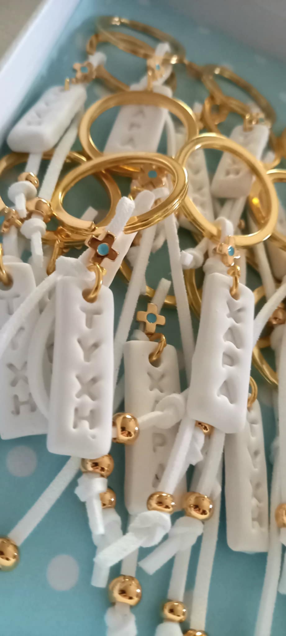 Μαρτυρικό βάπτισης μπρελόκ με υφή πορσελάνης και σταυρό