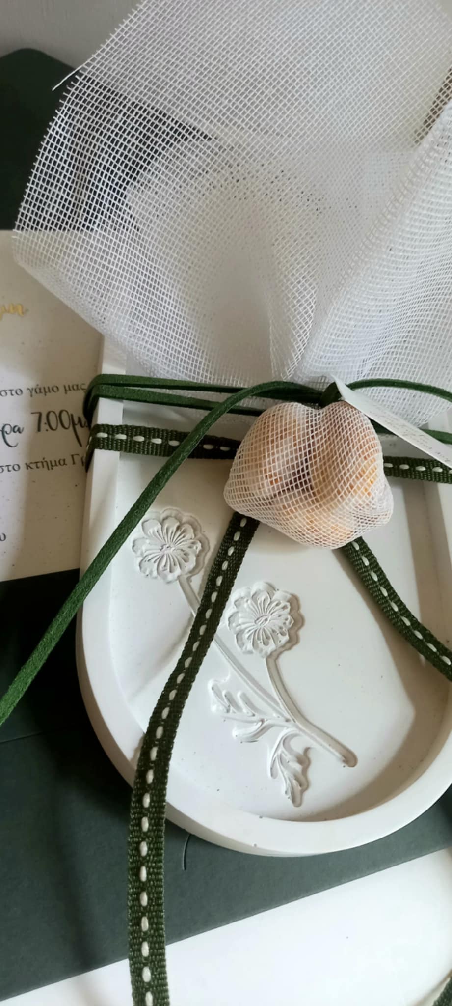 Μπομπονιέρα γάμου πιατάκι με λουλούδι