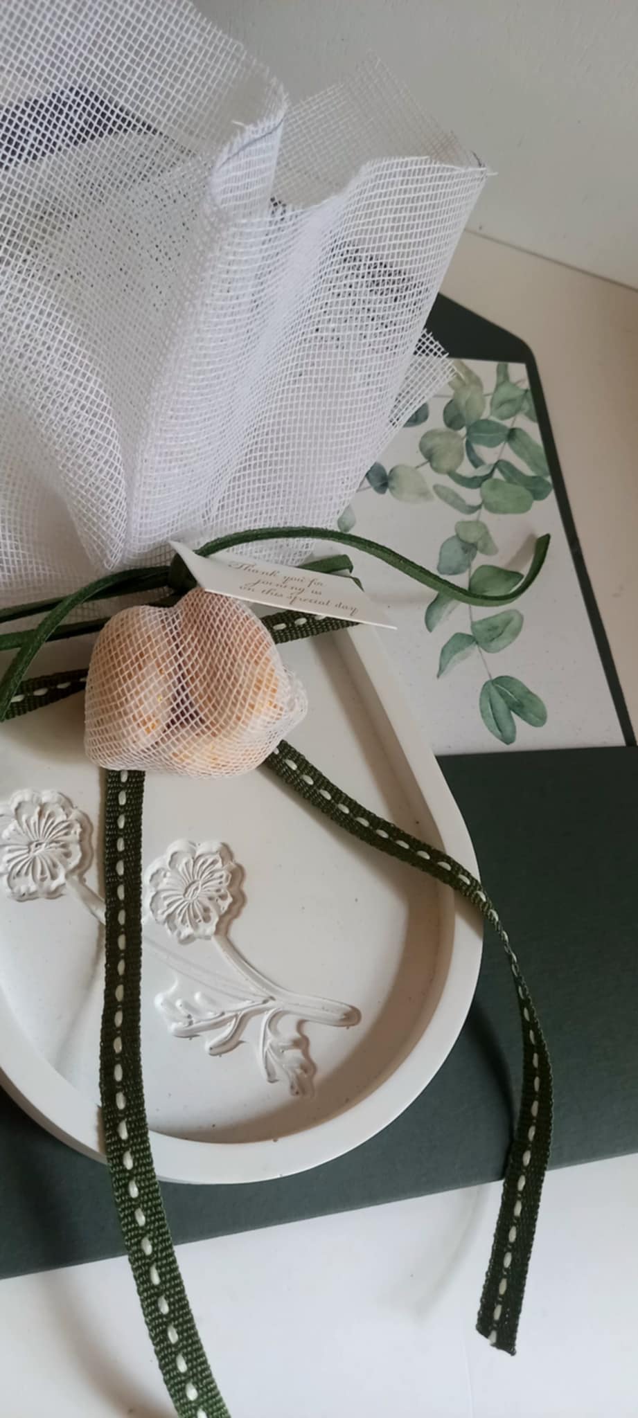 Μπομπονιέρα γάμου πιατάκι με λουλούδι