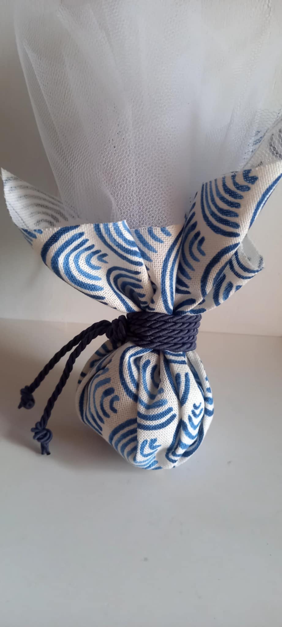 Μπομπονιέρα βάπτισης με μπλε μοτίβο