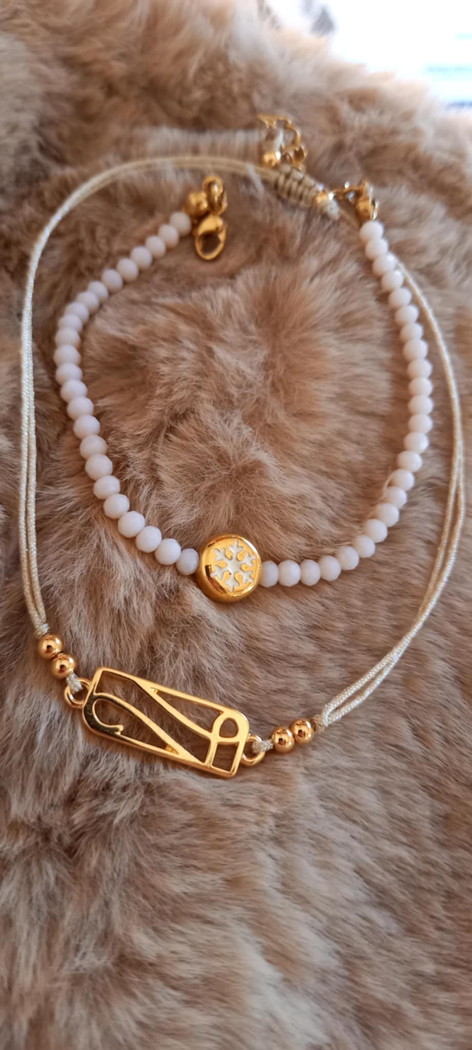 Βραχιόλι με κρύσταλλα και γιορτινό μοτίφ