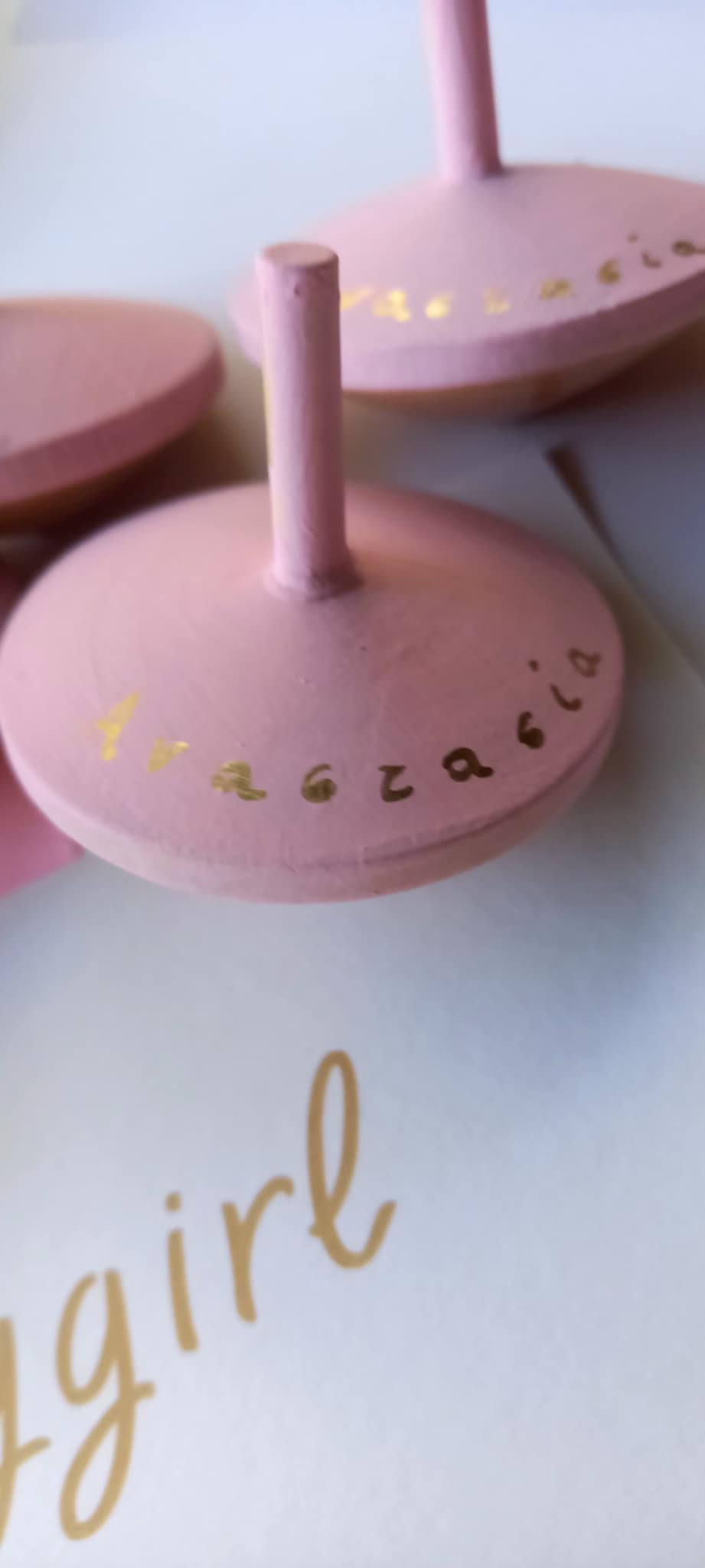 Χειροποίητη μπομπονιέρα - σβούρα με όνομα