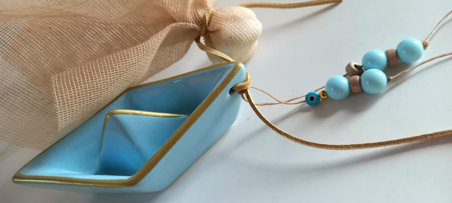 Μπομπονιέρα βάπτισης κεραμικό καράβι με χάντρες