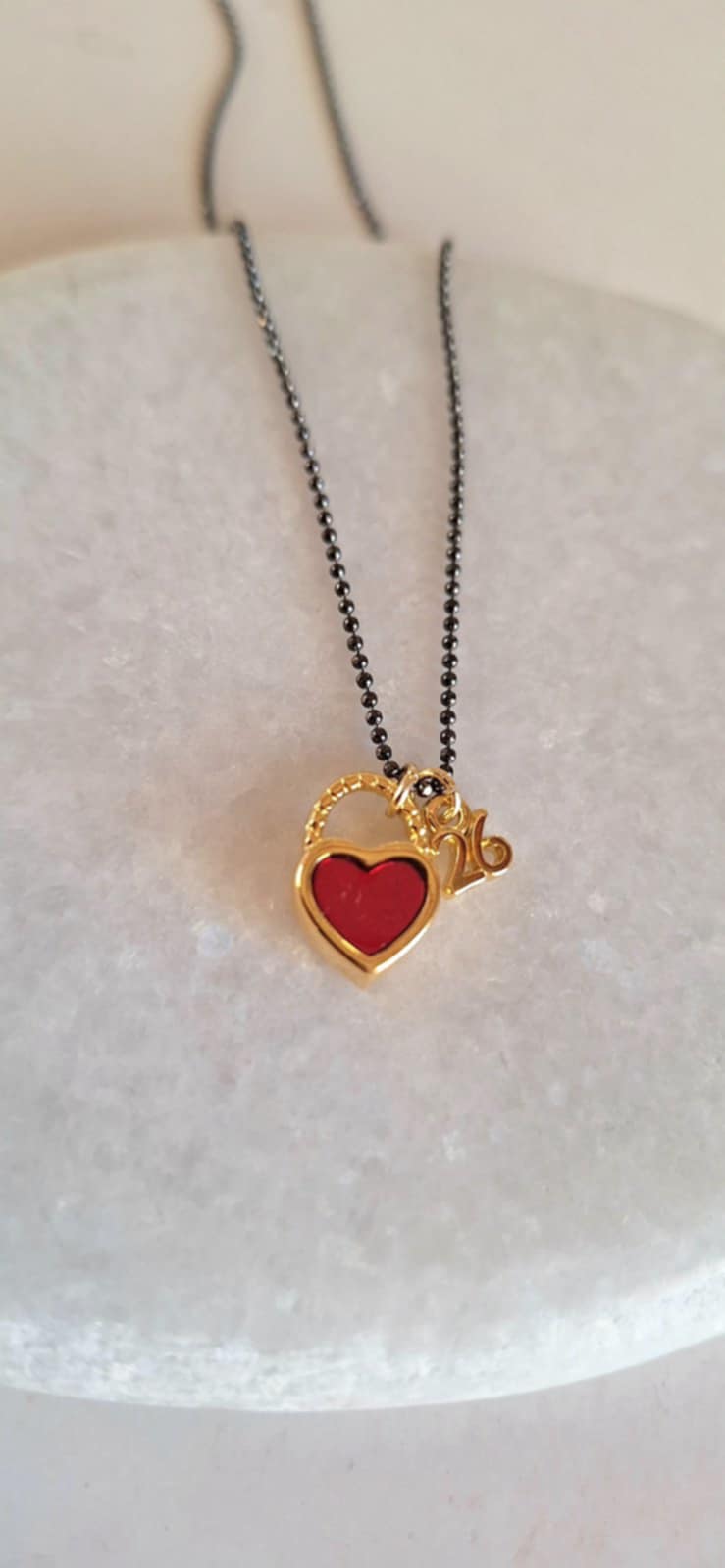 Κολιέ - γούρι 2026 με μοτίφ καρδιά