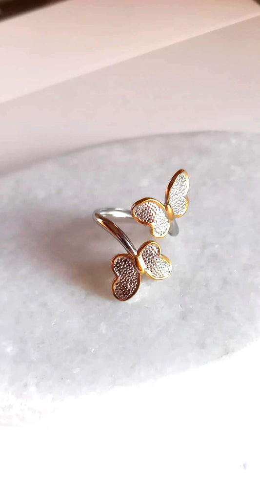 Δαχτυλίδι από ατσάλι με πεταλούδες