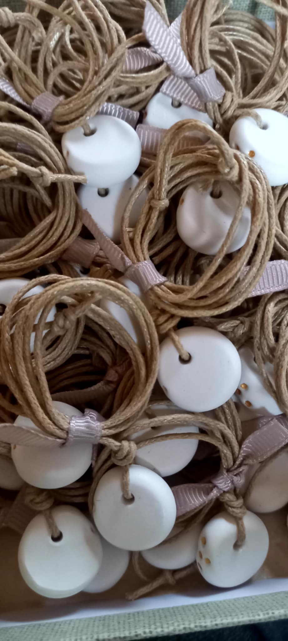 Μαρτυρικό για το λαιμό με υφή πορσελάνης