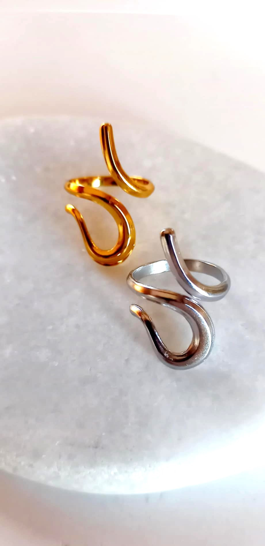 Δαχτυλίδι από ατσάλι σε δύο χρώματα