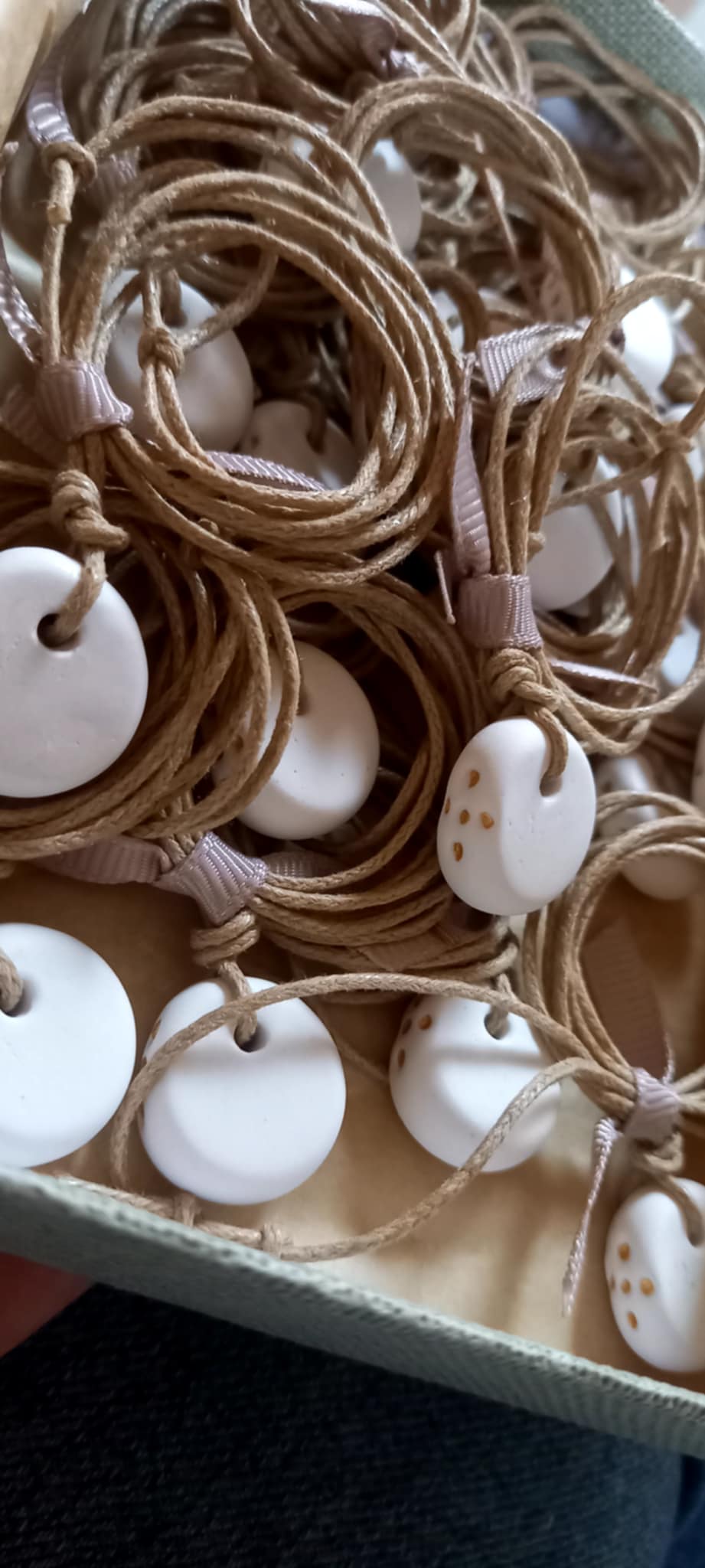 Μαρτυρικό για το λαιμό με υφή πορσελάνης