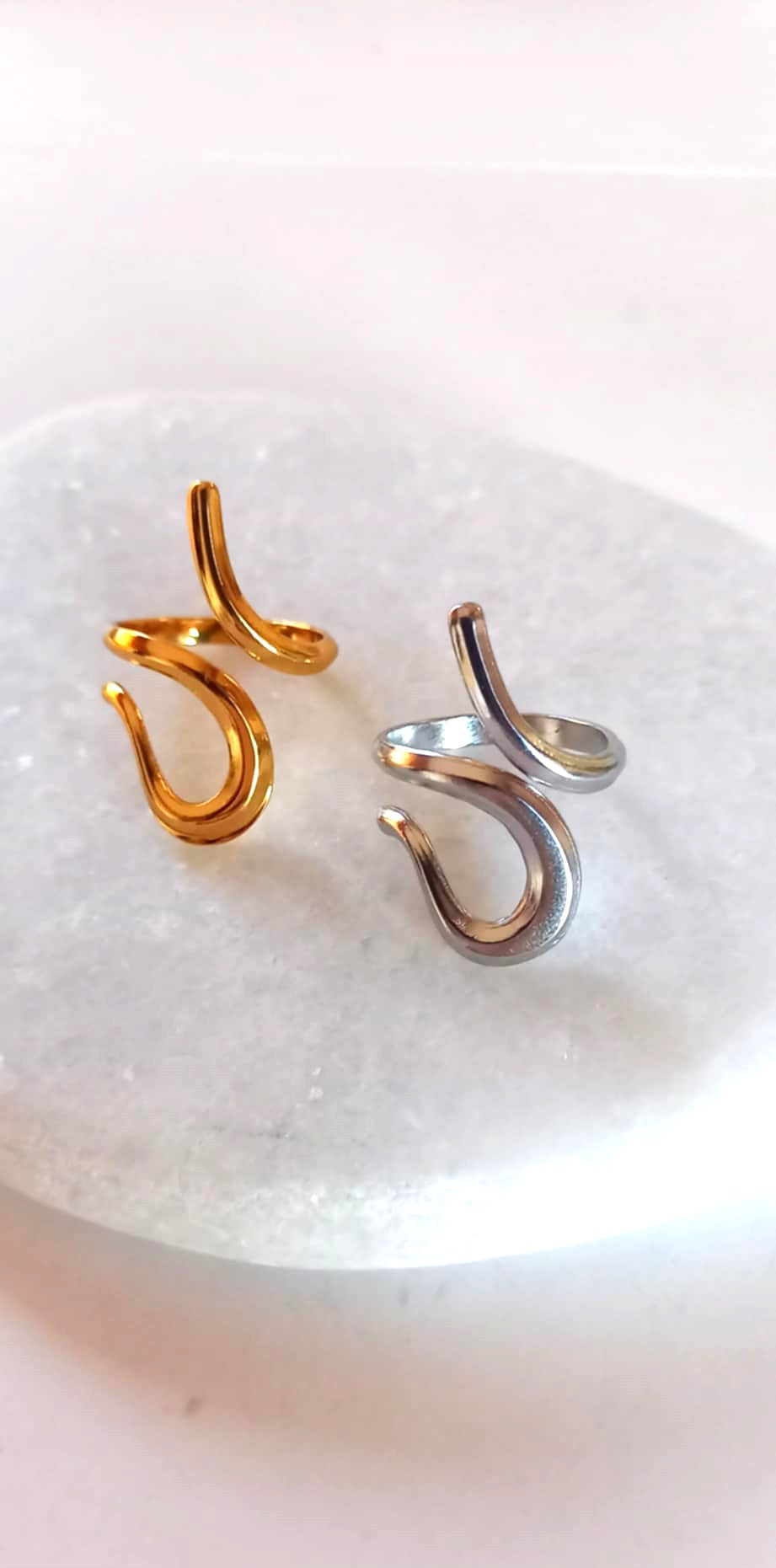 Δαχτυλίδι από ατσάλι σε δύο χρώματα