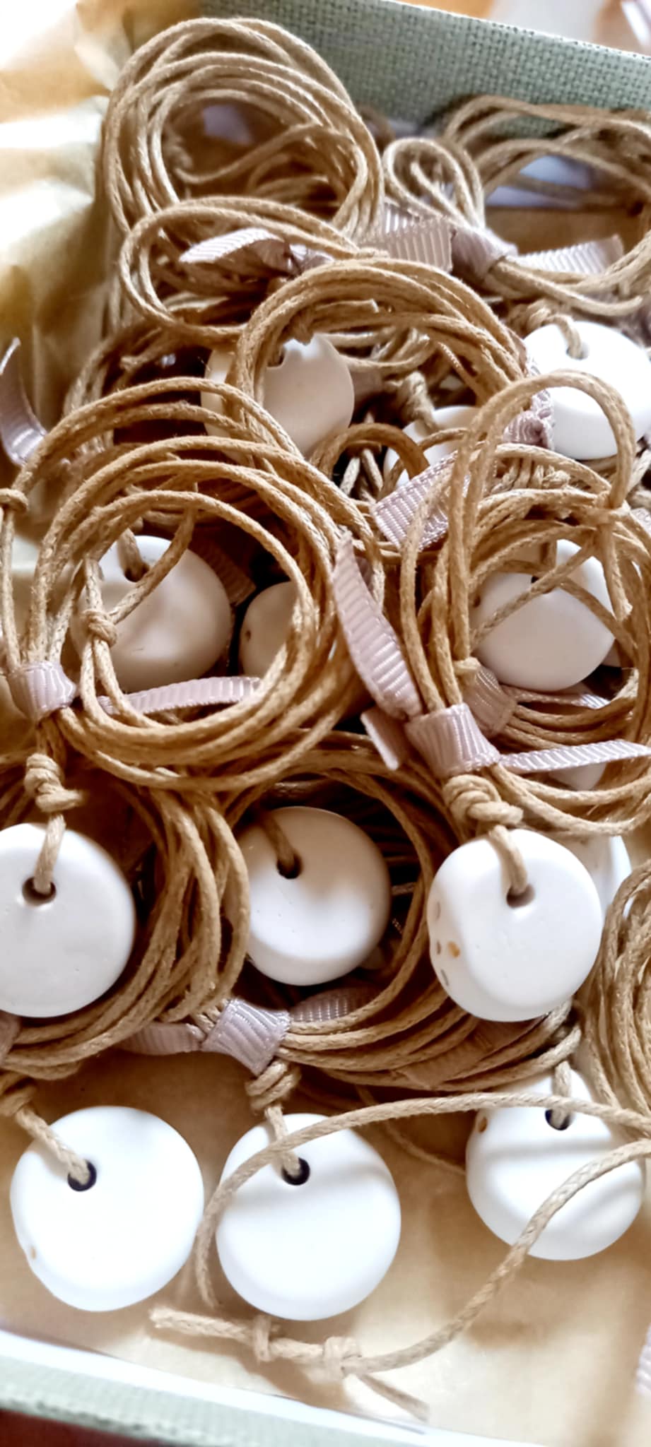 Μαρτυρικό για το λαιμό με υφή πορσελάνης