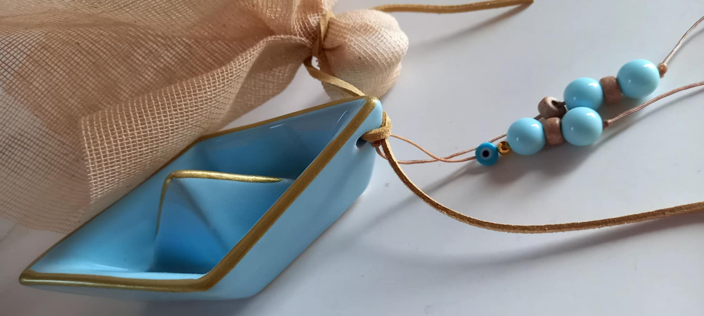 Μπομπονιέρα βάπτισης κεραμικό καράβι με χάντρες