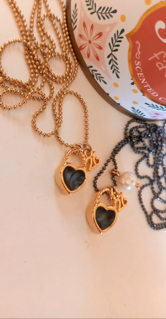 Κολιέ - γούρι με καρδιά και μοτίφ "26"