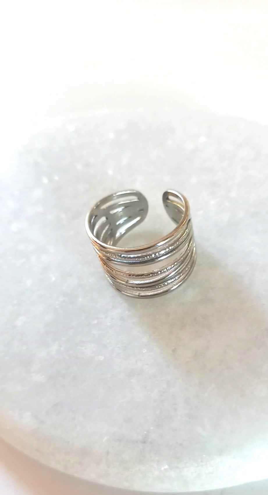 Επτάσειρο δαχτυλίδι από ατσάλι