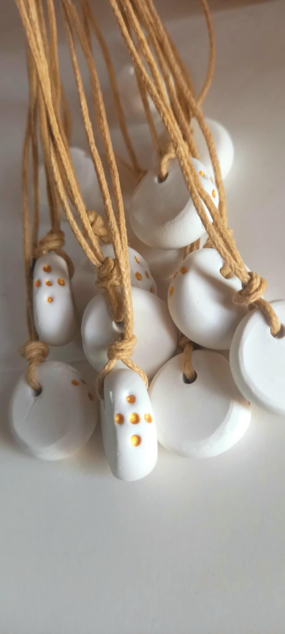 Μαρτυρικό για το λαιμό με υφή πορσελάνης