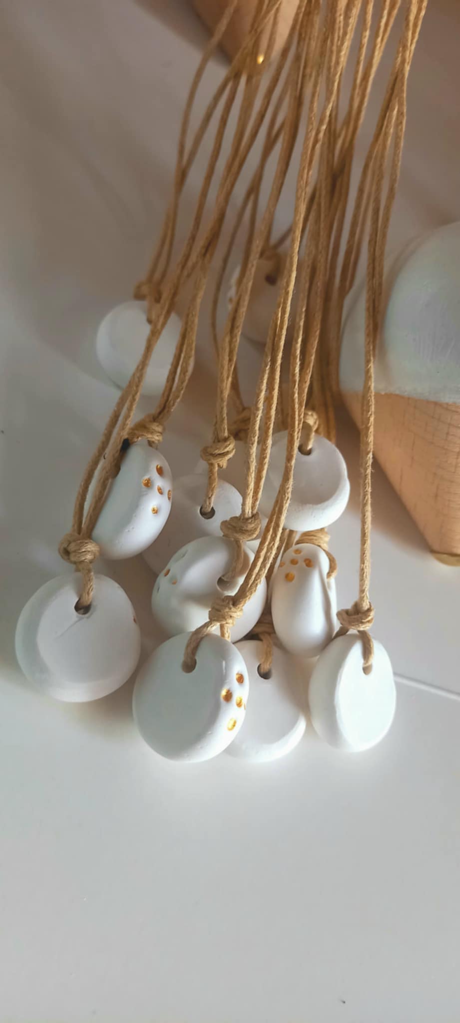 Μαρτυρικό για το λαιμό με υφή πορσελάνης