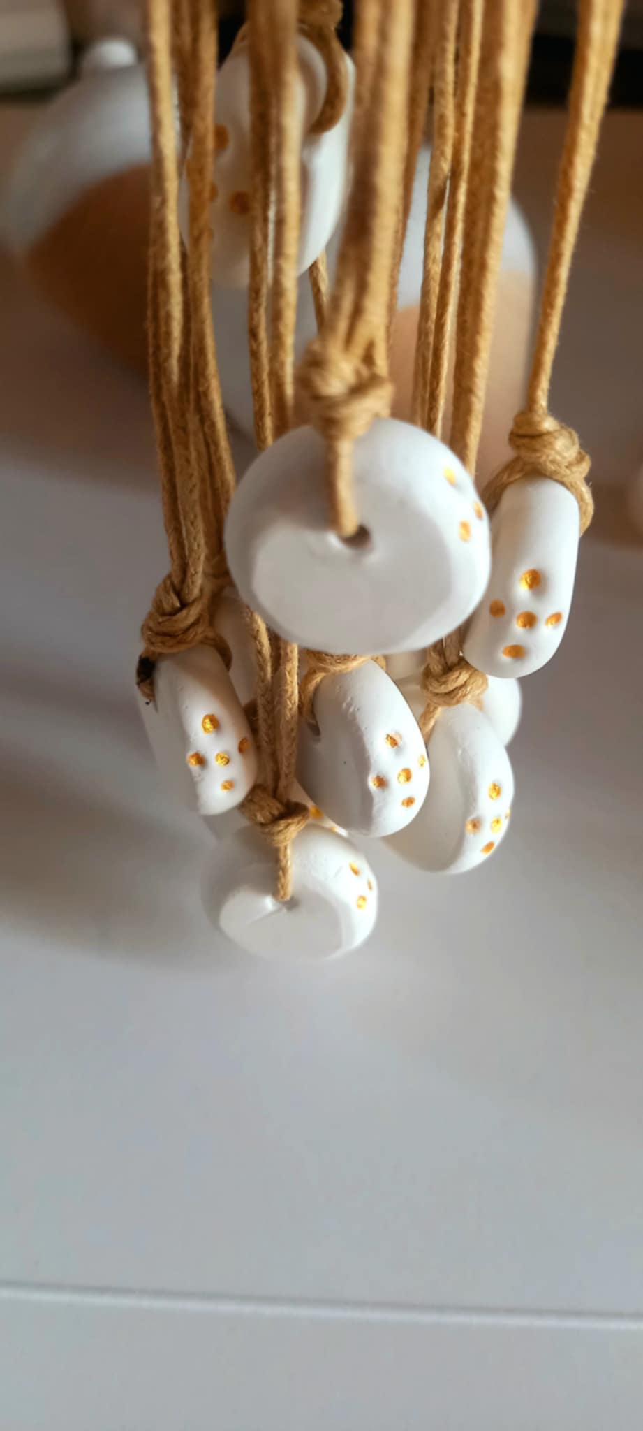 Μαρτυρικό για το λαιμό με υφή πορσελάνης