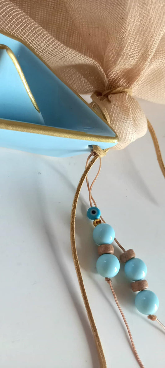 Μπομπονιέρα βάπτισης κεραμικό καράβι με χάντρες