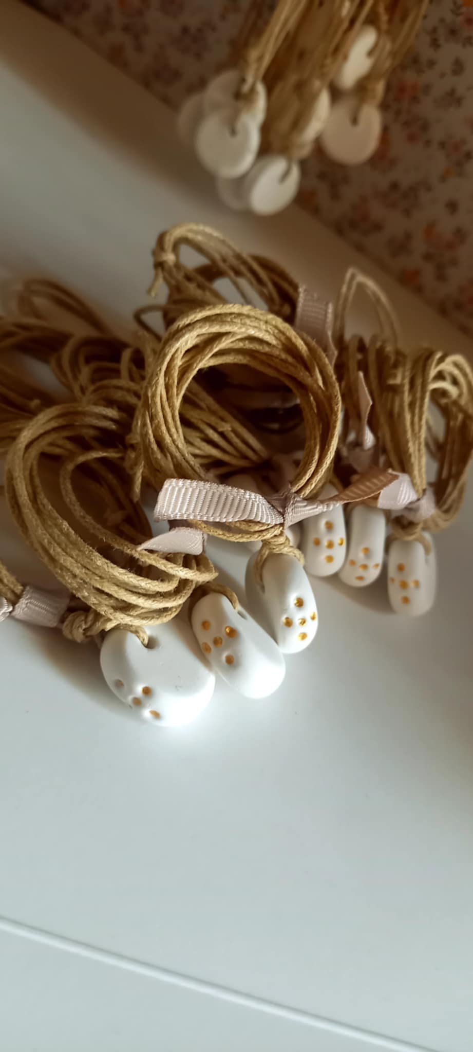 Μαρτυρικό για το λαιμό με υφή πορσελάνης