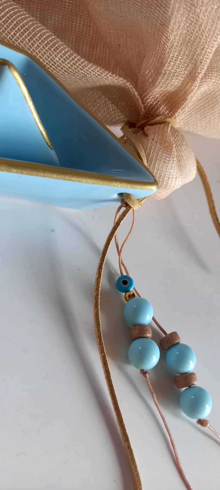 Μπομπονιέρα βάπτισης κεραμικό καράβι με χάντρες