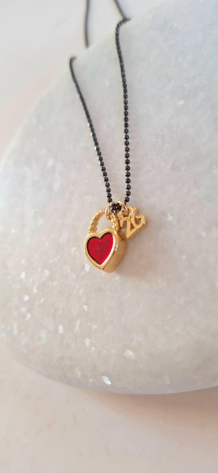 Κολιέ - γούρι 2026 με μοτίφ καρδιά