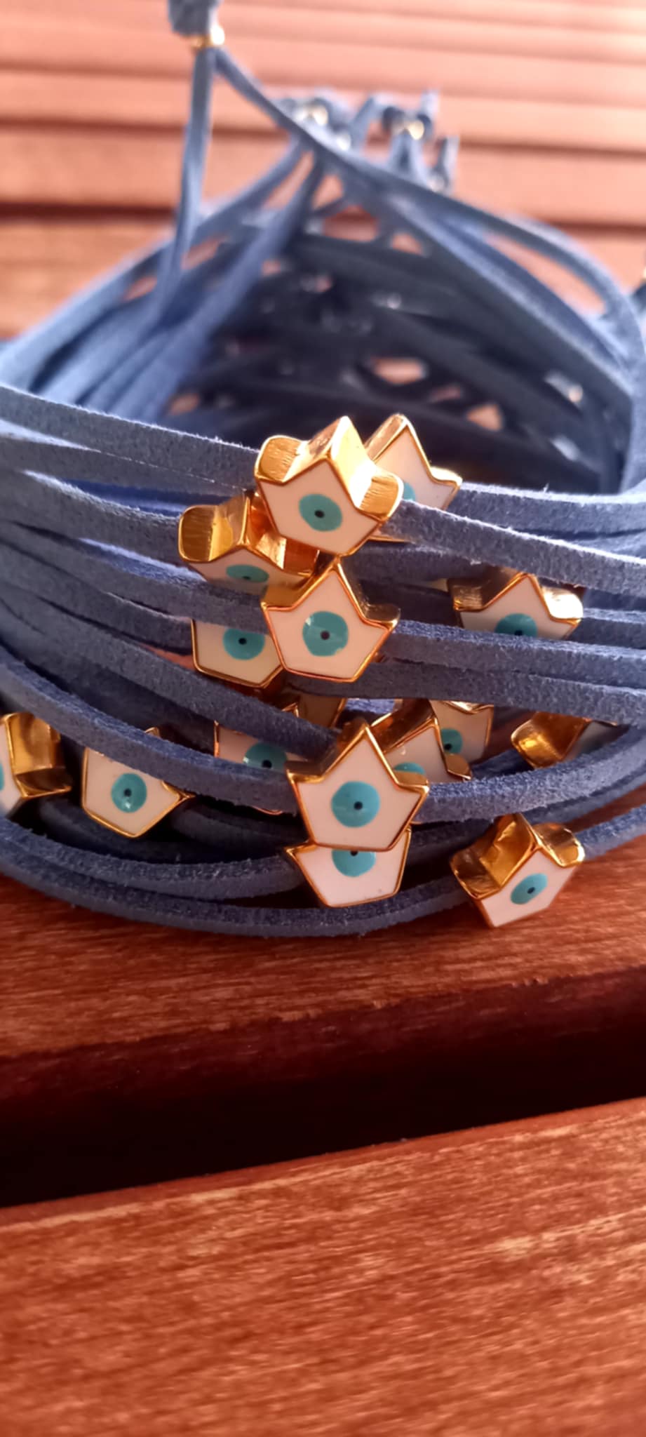 Μαρτυρικό βραχιόλι με καστόρι και επιχρυσωμένο καραβάκι