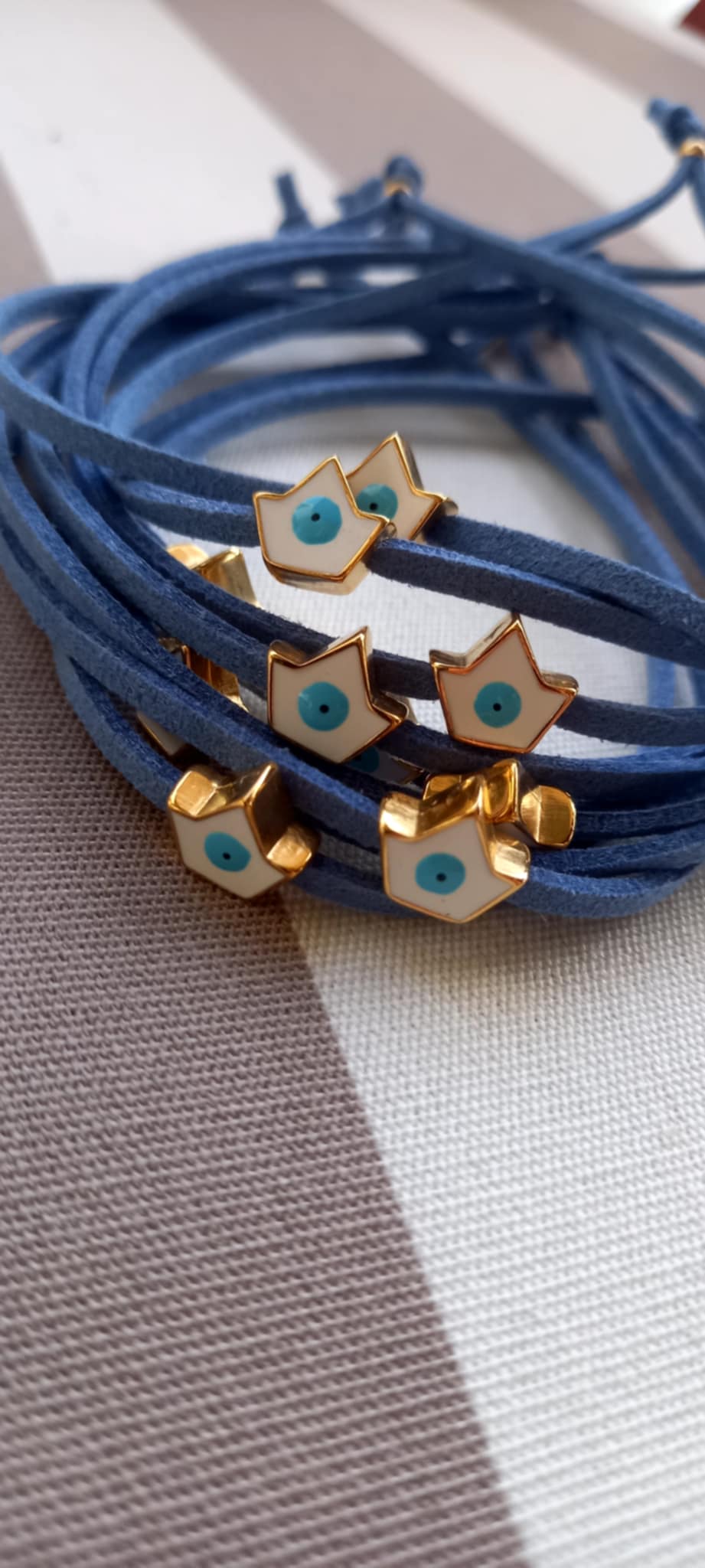 Μαρτυρικό βραχιόλι με καστόρι και επιχρυσωμένο καραβάκι