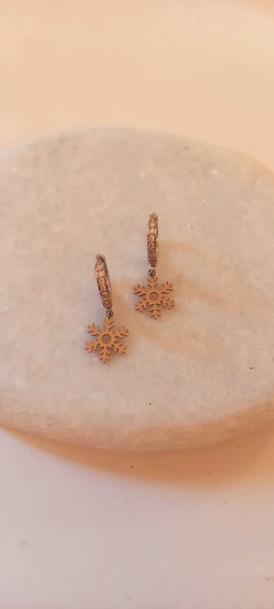 Σκουλαρίκια με μοτίφ χιονονιφάδα από ατσάλι