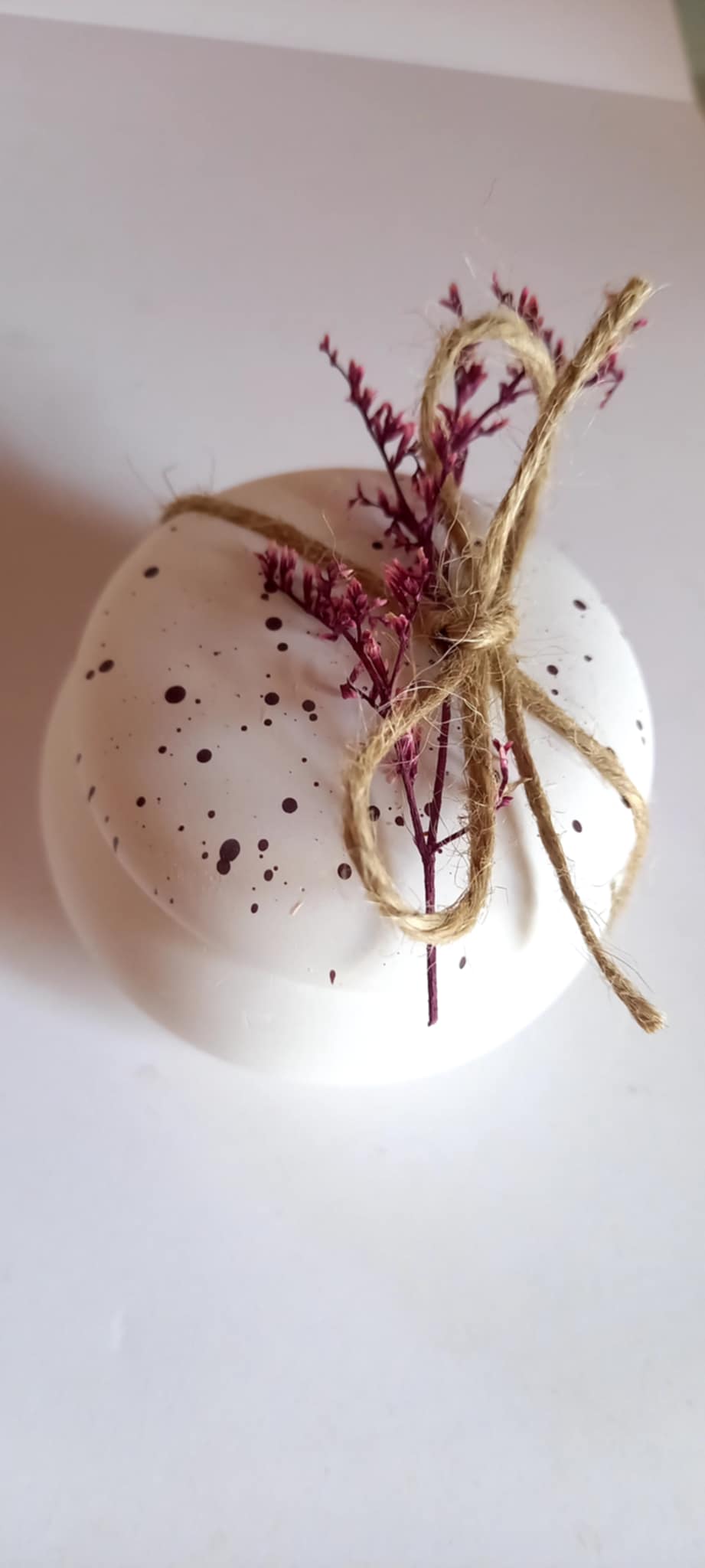 Μπομπονιέρα γάμου - βάπτισης κεραμκή μπιζουτιέρα με πιτσίλες