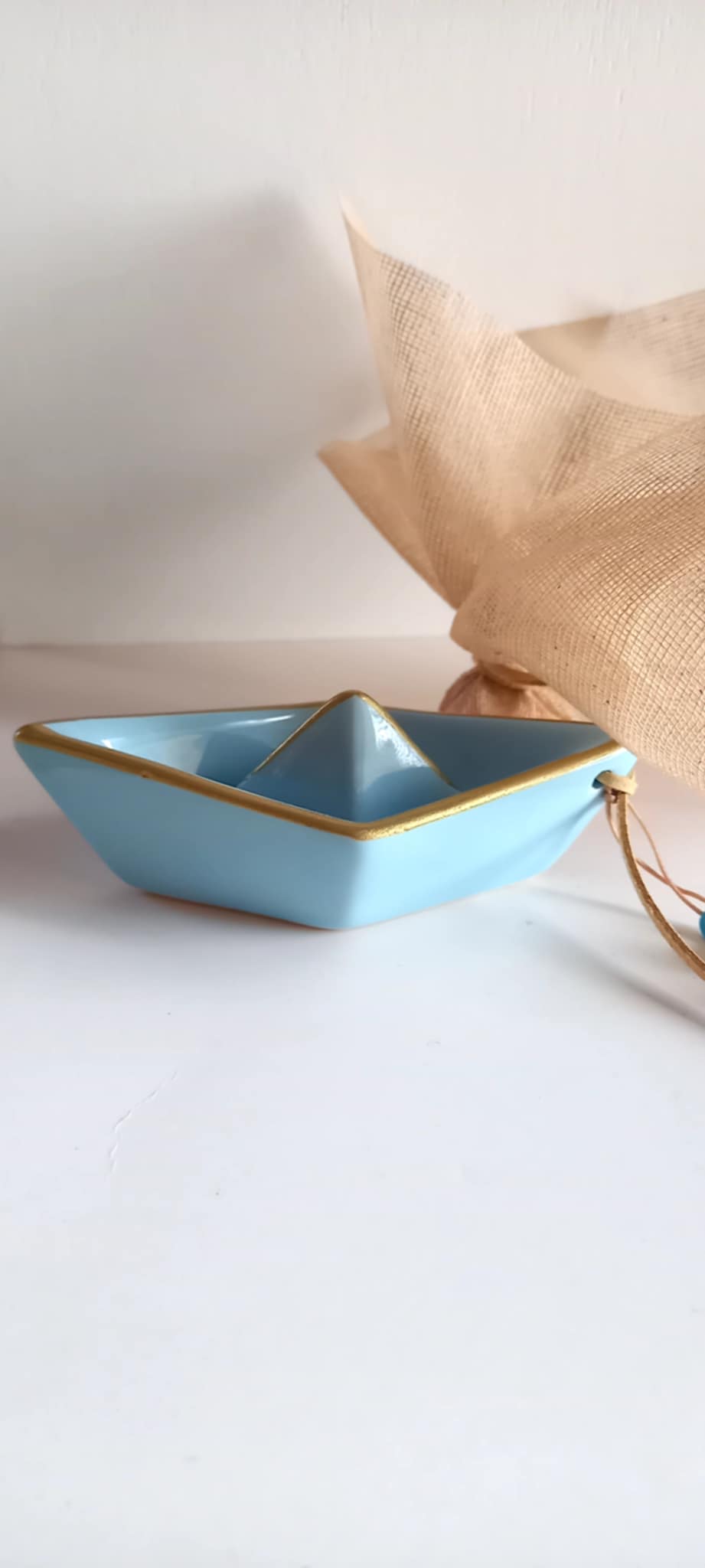 Μπομπονιέρα βάπτισης κεραμικό καράβι με χάντρες