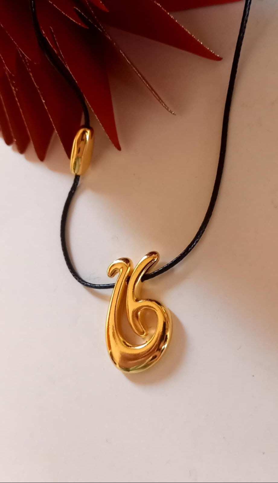 Κολιέ - γούρι με μοτίφ "26" και συνδετικό στοιχείο