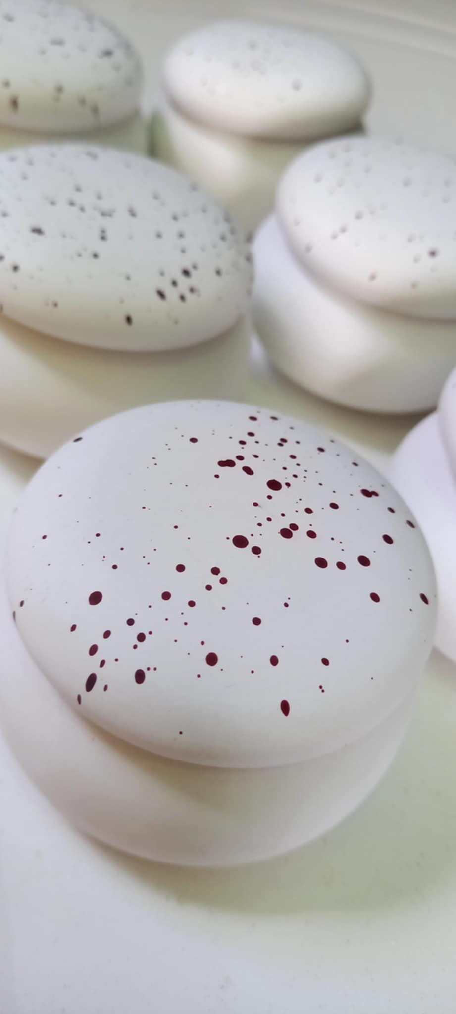 Μπομπονιέρα γάμου - βάπτισης κεραμκή μπιζουτιέρα με πιτσίλες