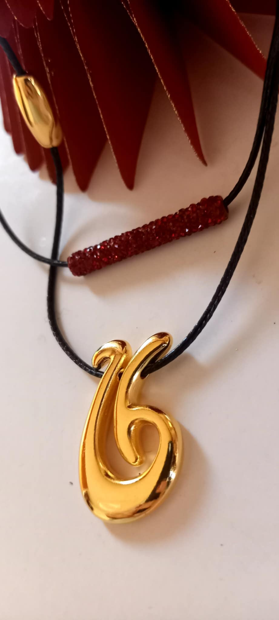 Κολιέ - γούρι με μοτίφ "26" και συνδετικό στοιχείο