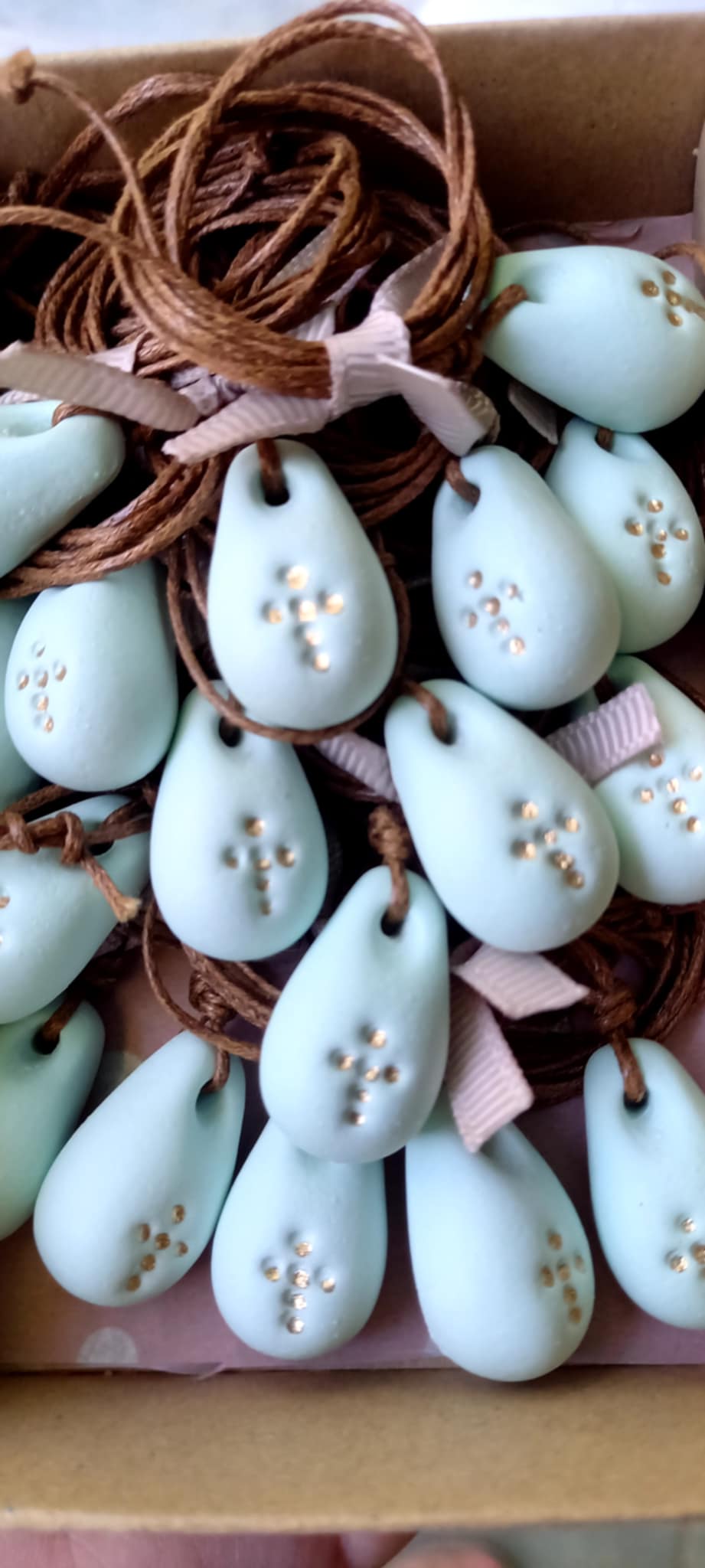 Μαρτυρικά βάπτισης για το λαιμό με υφή πορσελάνης