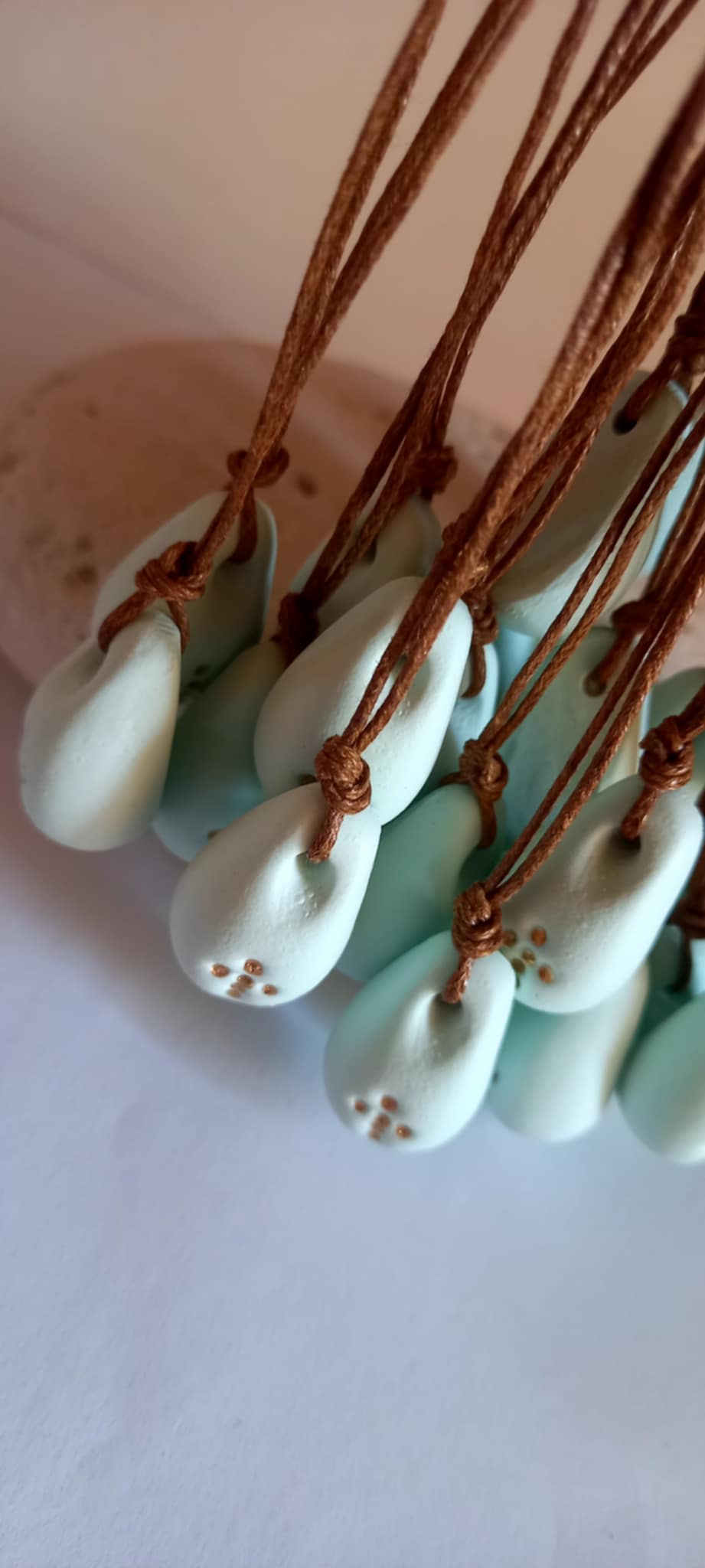 Μαρτυρικά βάπτισης για το λαιμό με υφή πορσελάνης