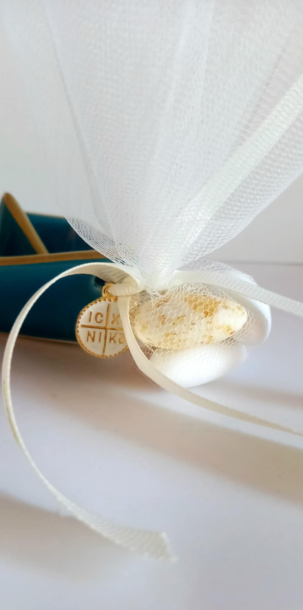 Μπομπονιέρα γάμου κεραμικό καράβι με κωνσταντινάτο φλουρί