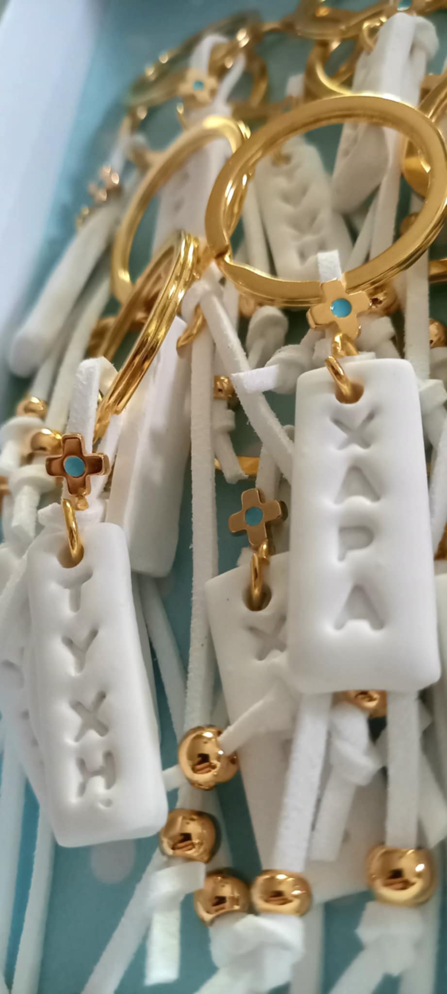 Μαρτυρικό βάπτισης μπρελόκ με υφή πορσελάνης και σταυρό