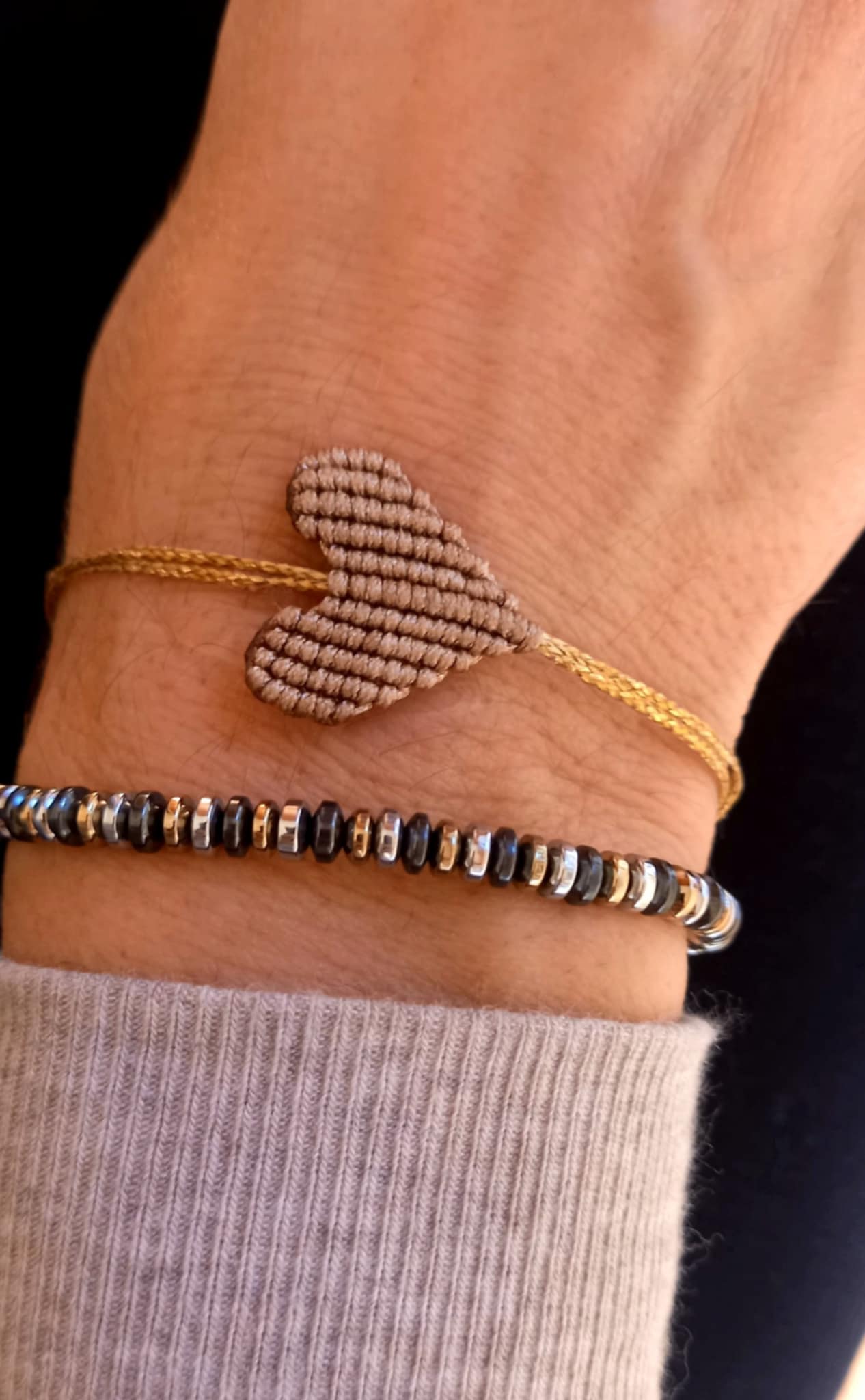 Βραχιόλι με καρδιά μακραμέ