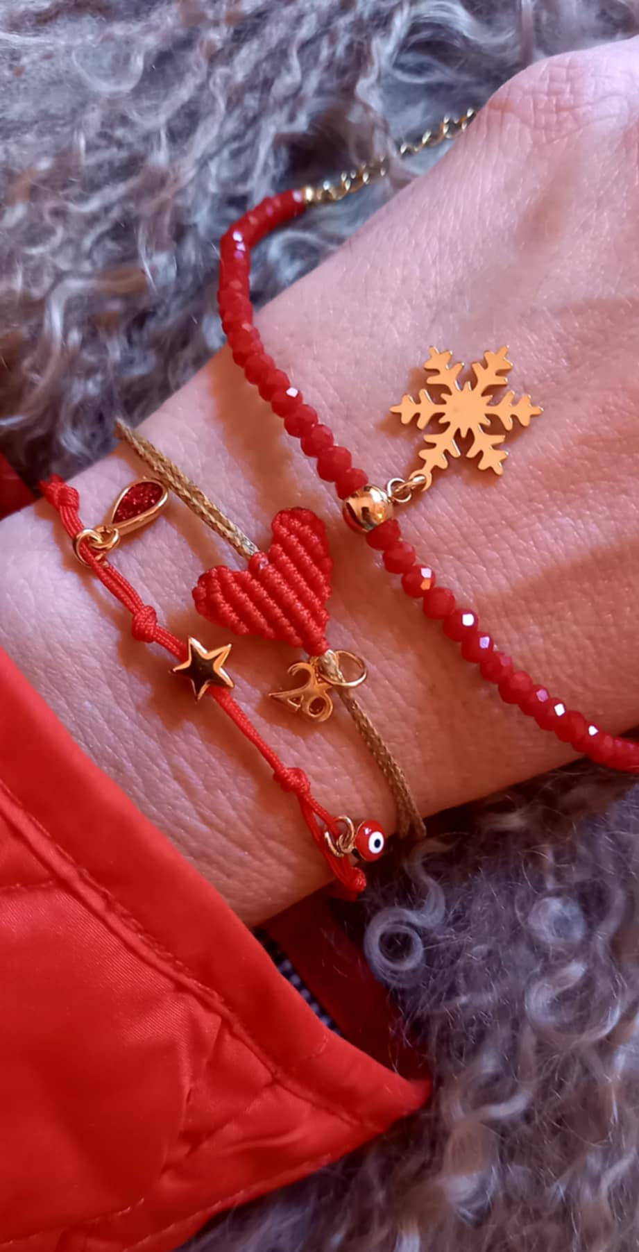 Βραχιόλι - γούρι με μακραμέ καρδιά