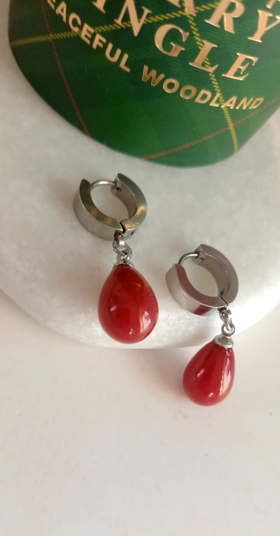 Σκουλαρίκια από ατσάλι με μοτίφ πέρλα