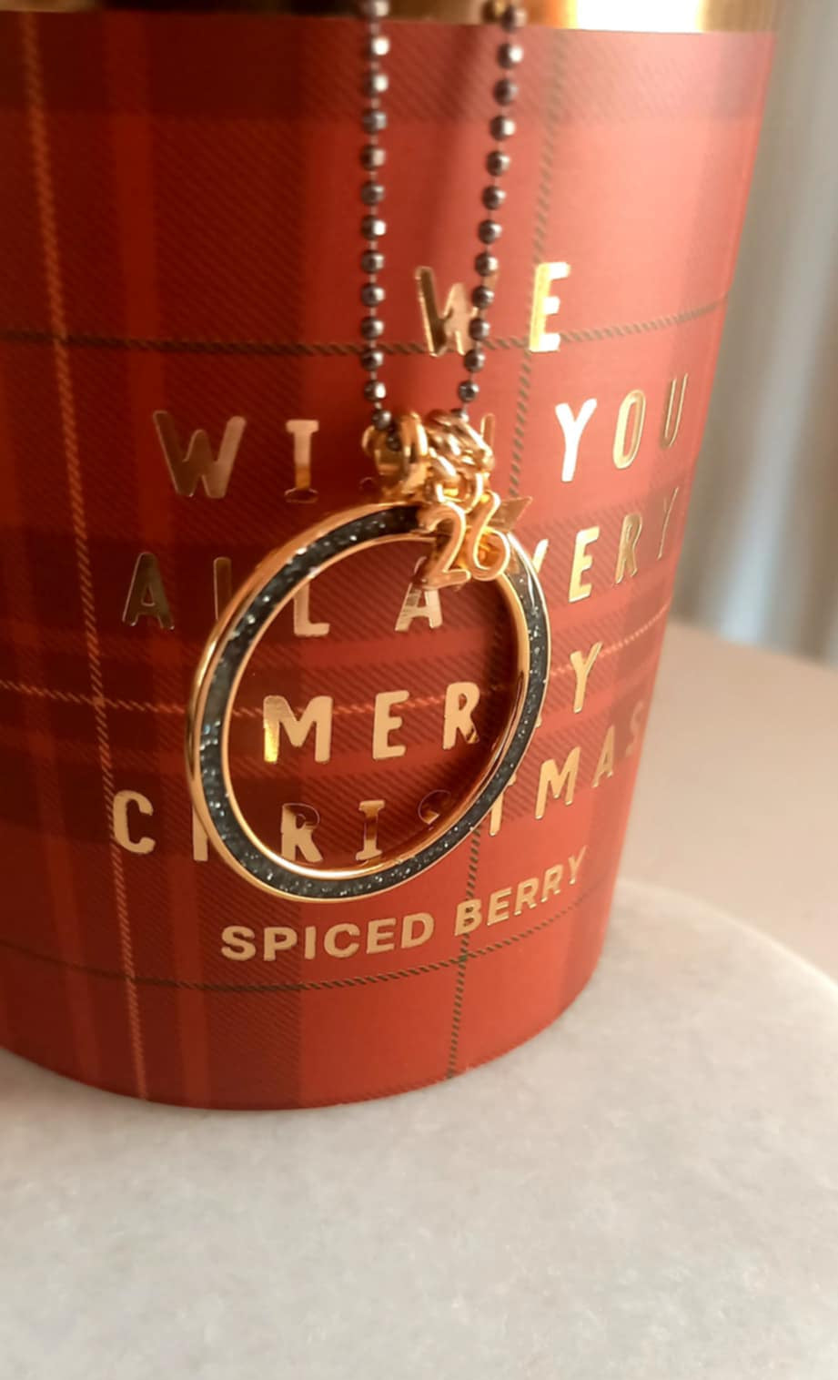 Κολιέ - γούρι με επιχρυσωμένα στοιχεία