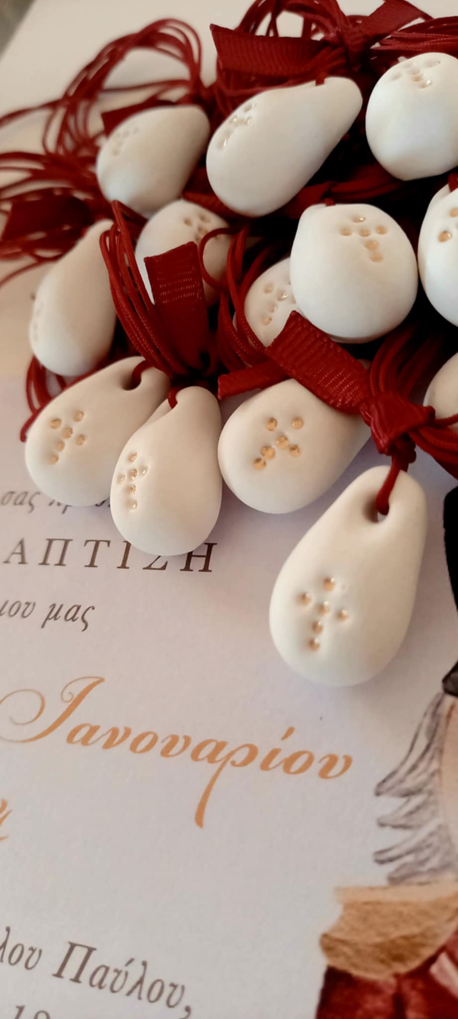 Μαρτυρικό για το λαιμό με υφή πορσελάνης