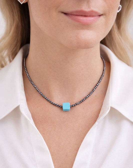 Κολιέ με αιματίτες και κεραμικό κύβο