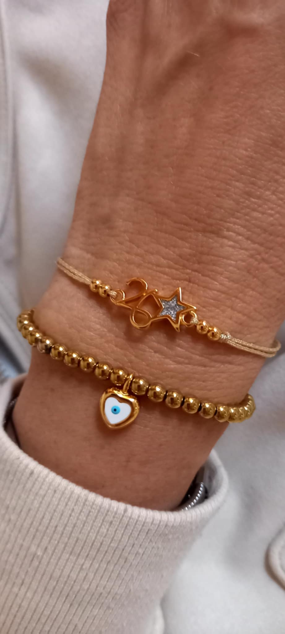 Βραχιόλι - γούρι με επιχρυσωμένο στοιχείο "26"