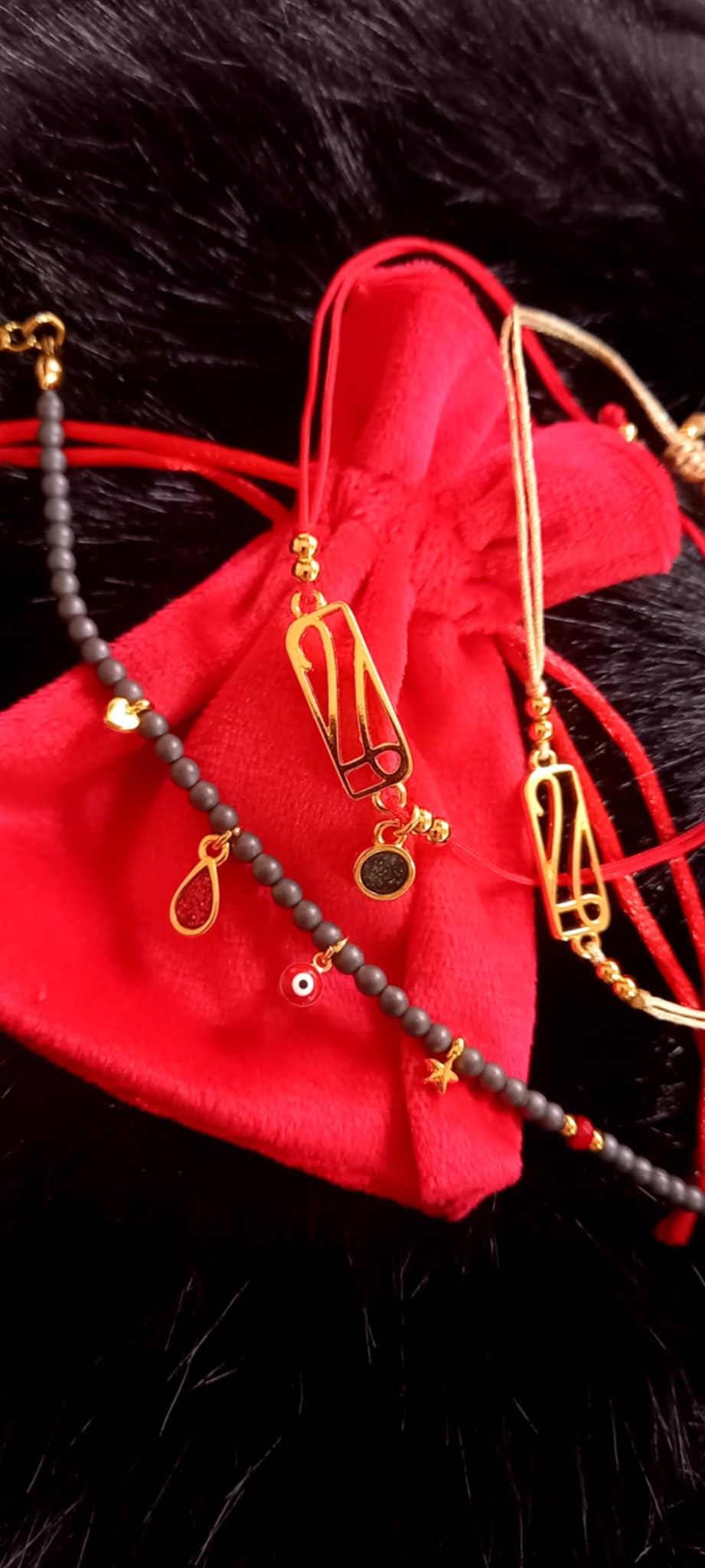 Βραχιόλι - γούρι 2026 με επιχρυσωμένο στοιχείο