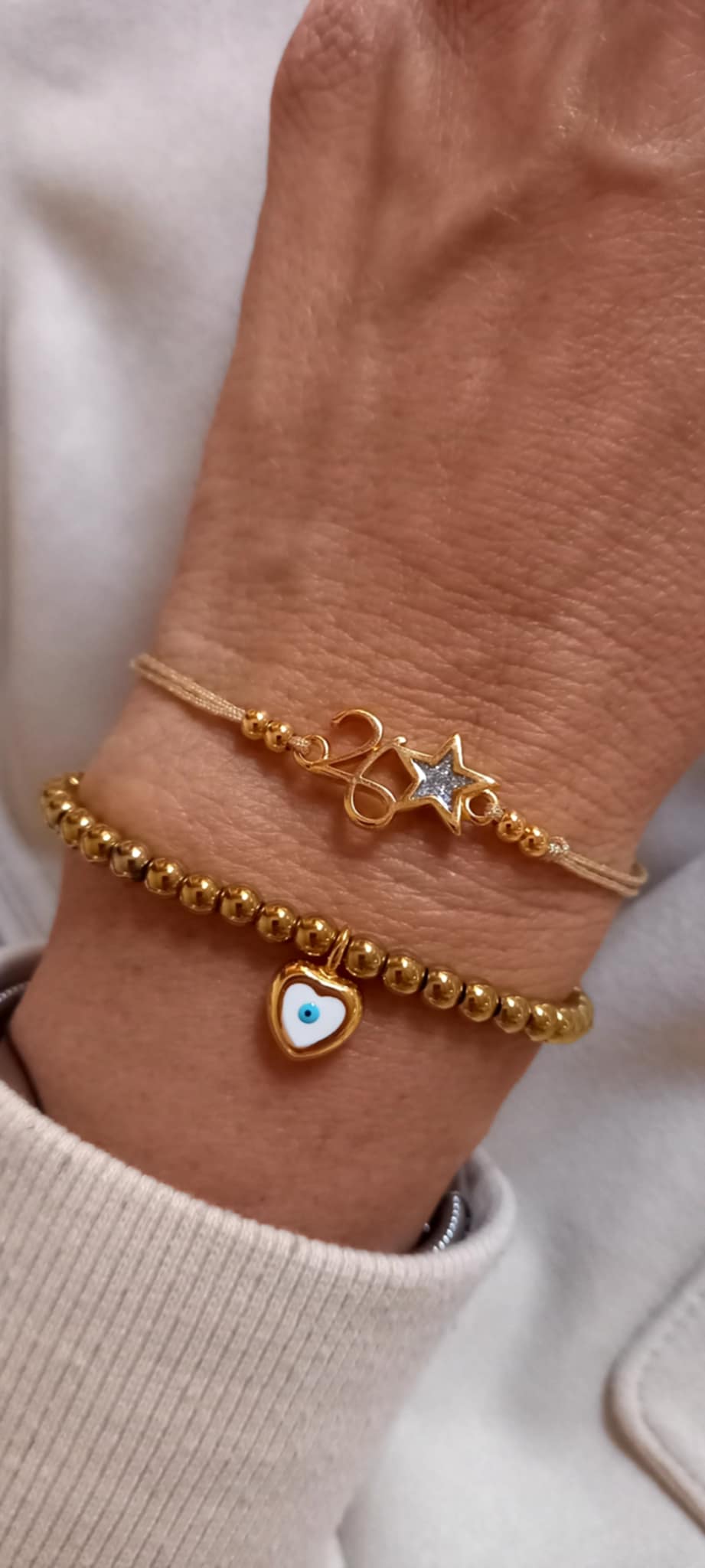 Βραχιόλι - γούρι με επιχρυσωμένο στοιχείο "26"