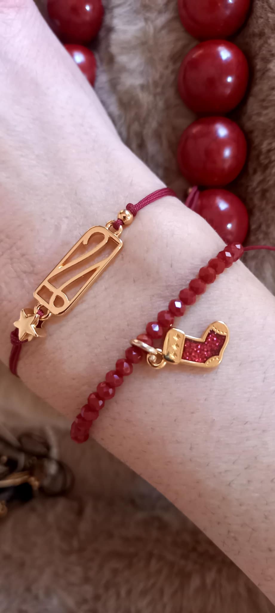 Βραχιόλι - γούρι 2026 με επιχρυσωμένο στοιχείο και αστέρι
